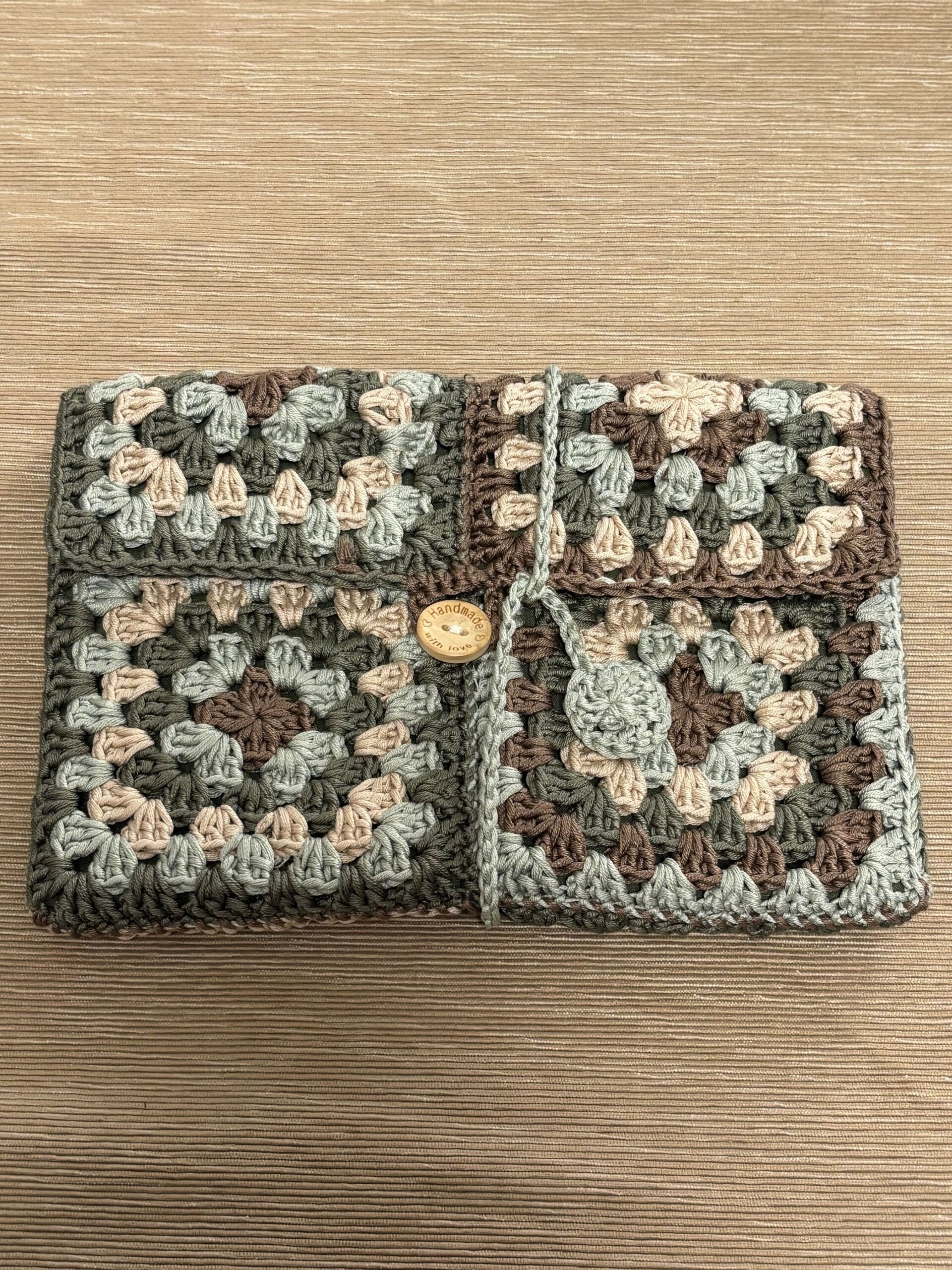 Conjunto funda gafas y portalibros hecho a mano crochet tonos verde - 3