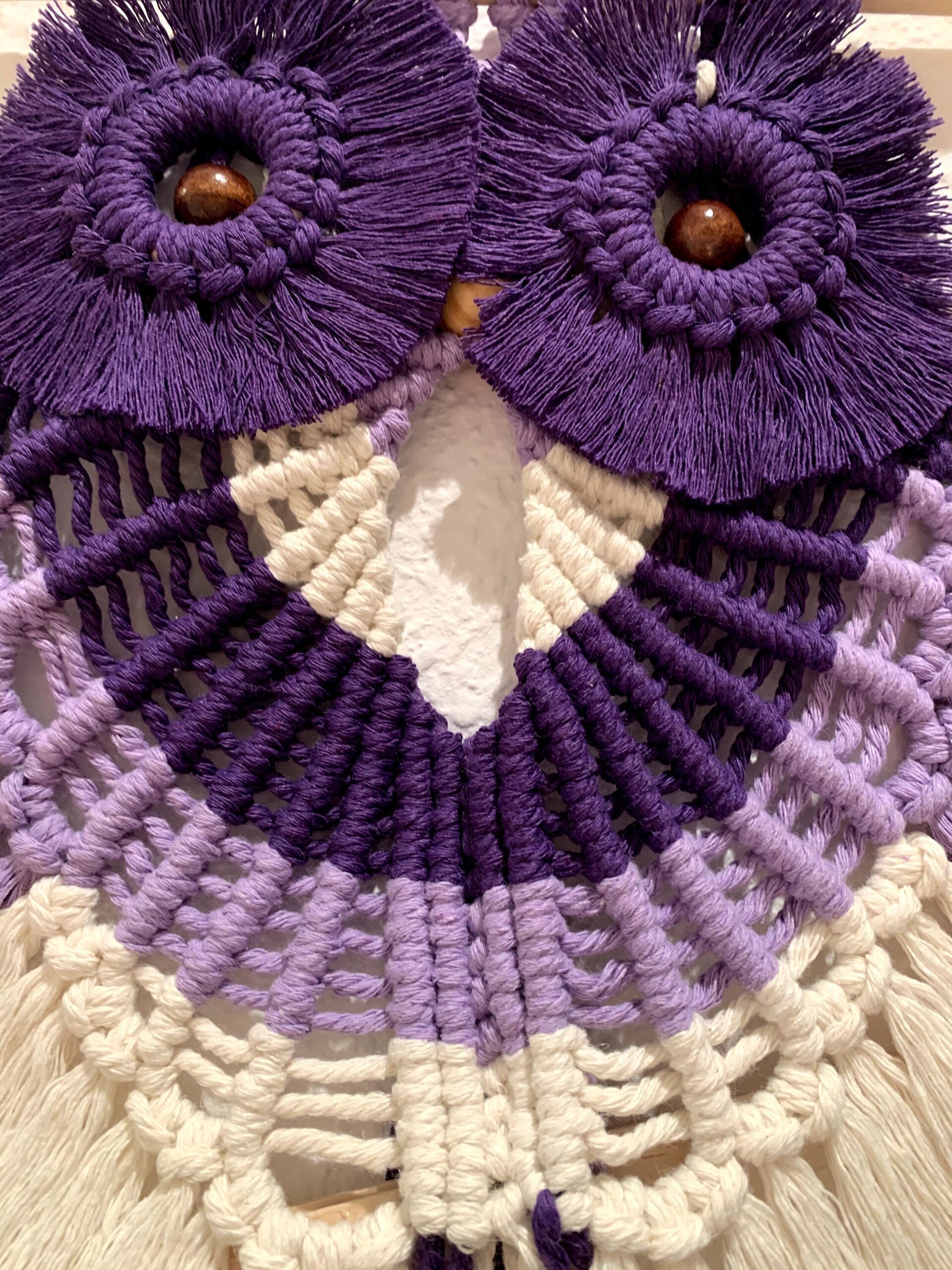 Buho de macrame Lila, Morado y Beige - 5
