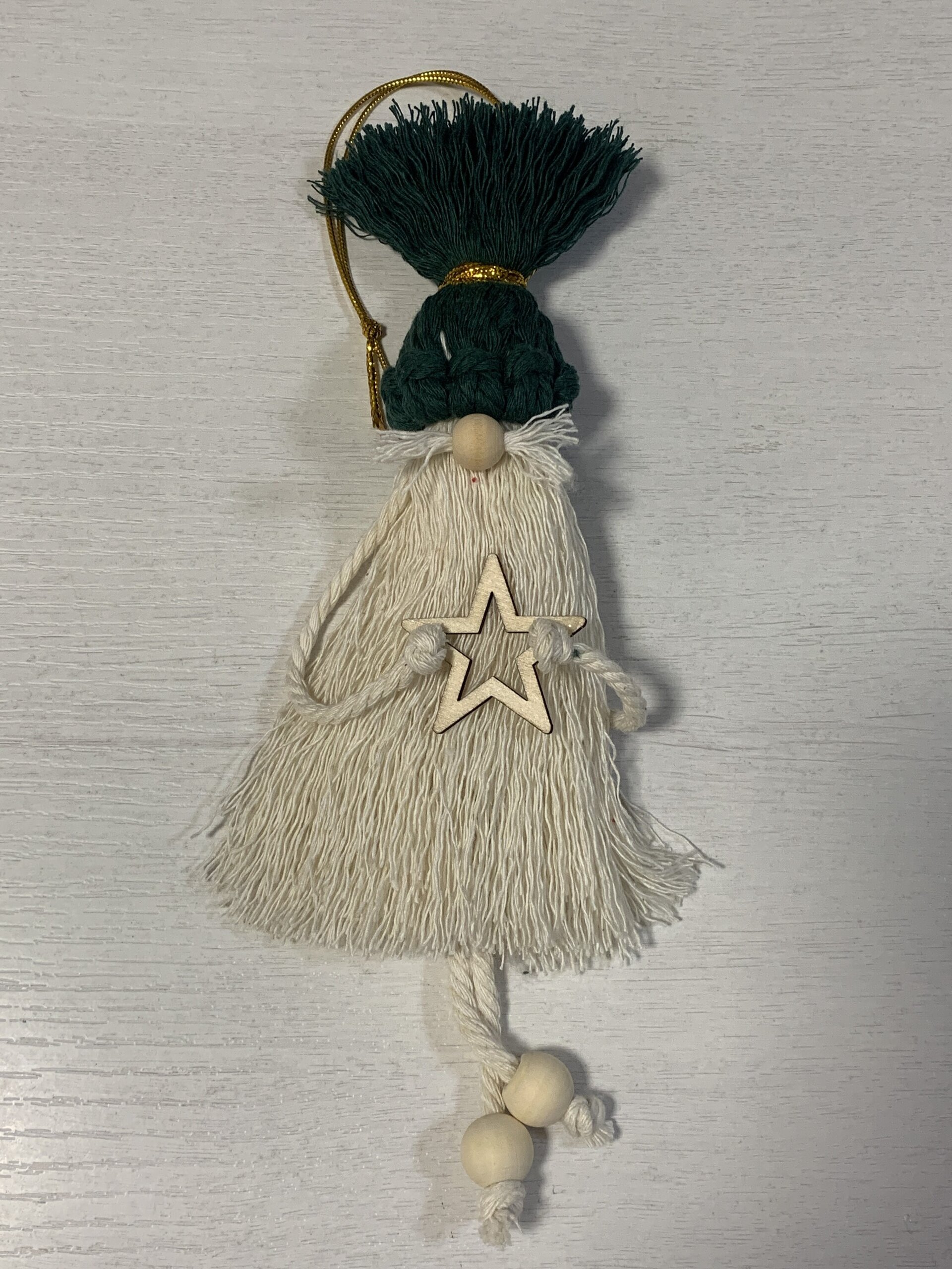 Duende gorro verde, cuerpo beige - 2