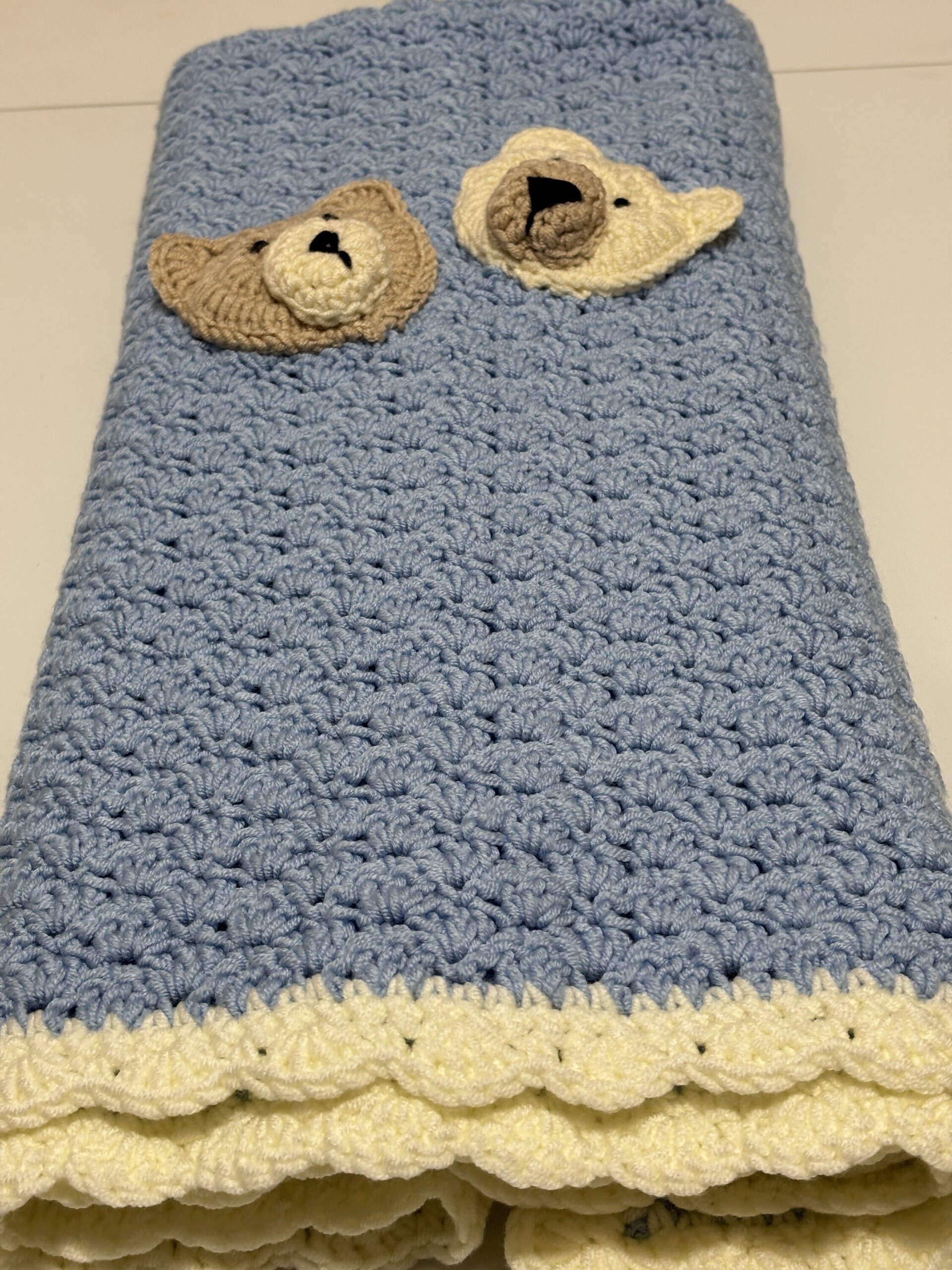 Manta para minicuna o arrullo bebé azul hecha a mano a crochet - 3