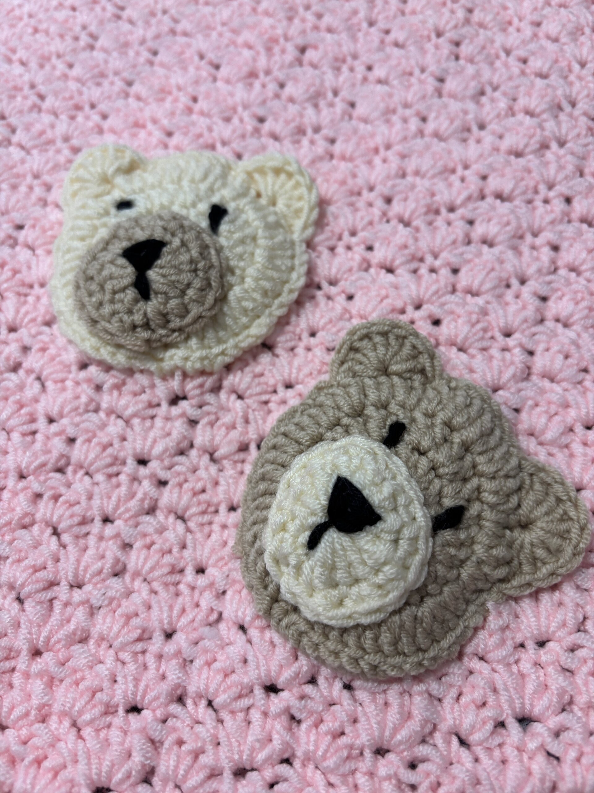 Manta para minicuna o arrullo bebé rosa hecha a mano a crochet - 4