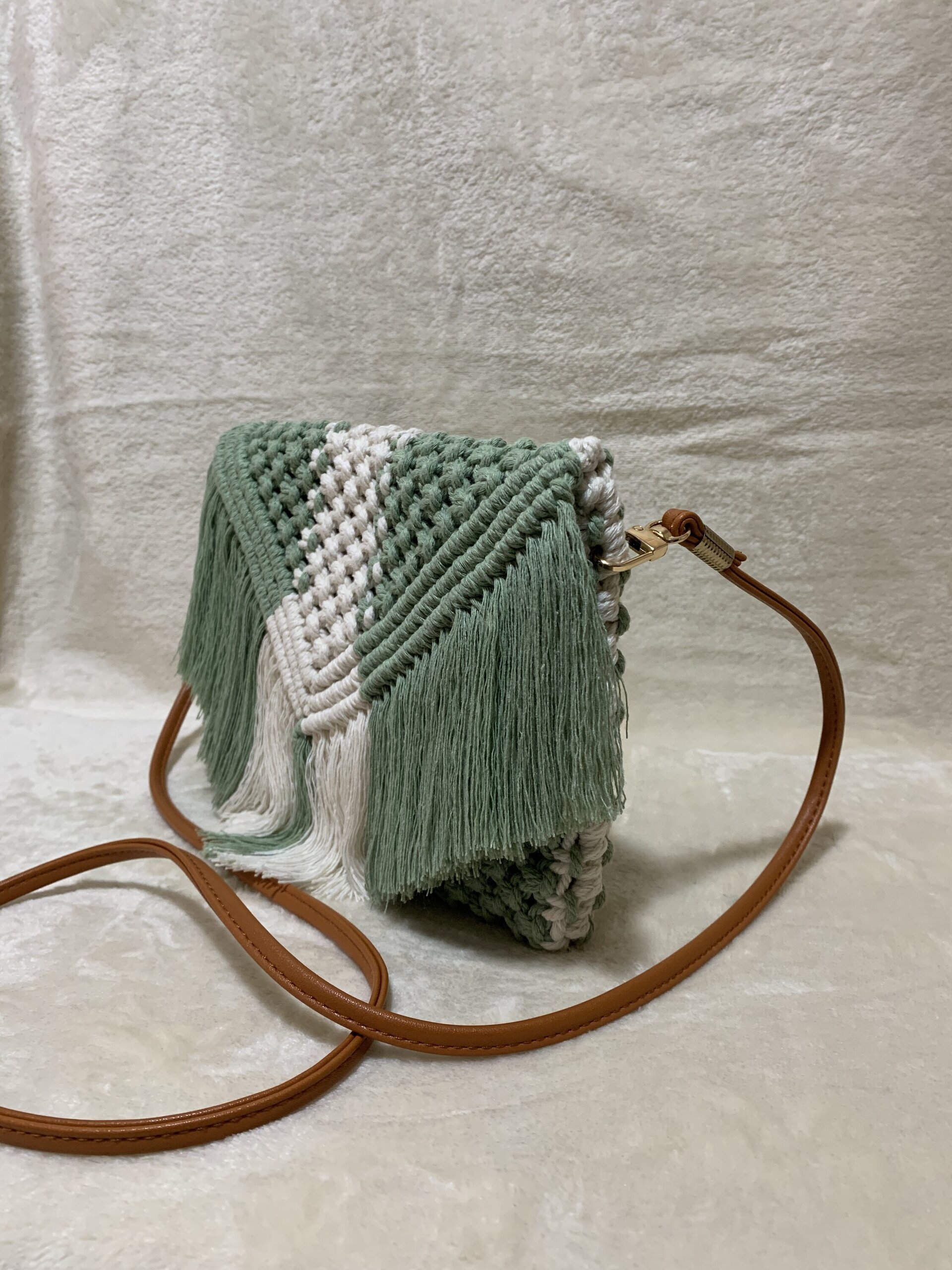 Bolso Verde y beige en macramé - 4