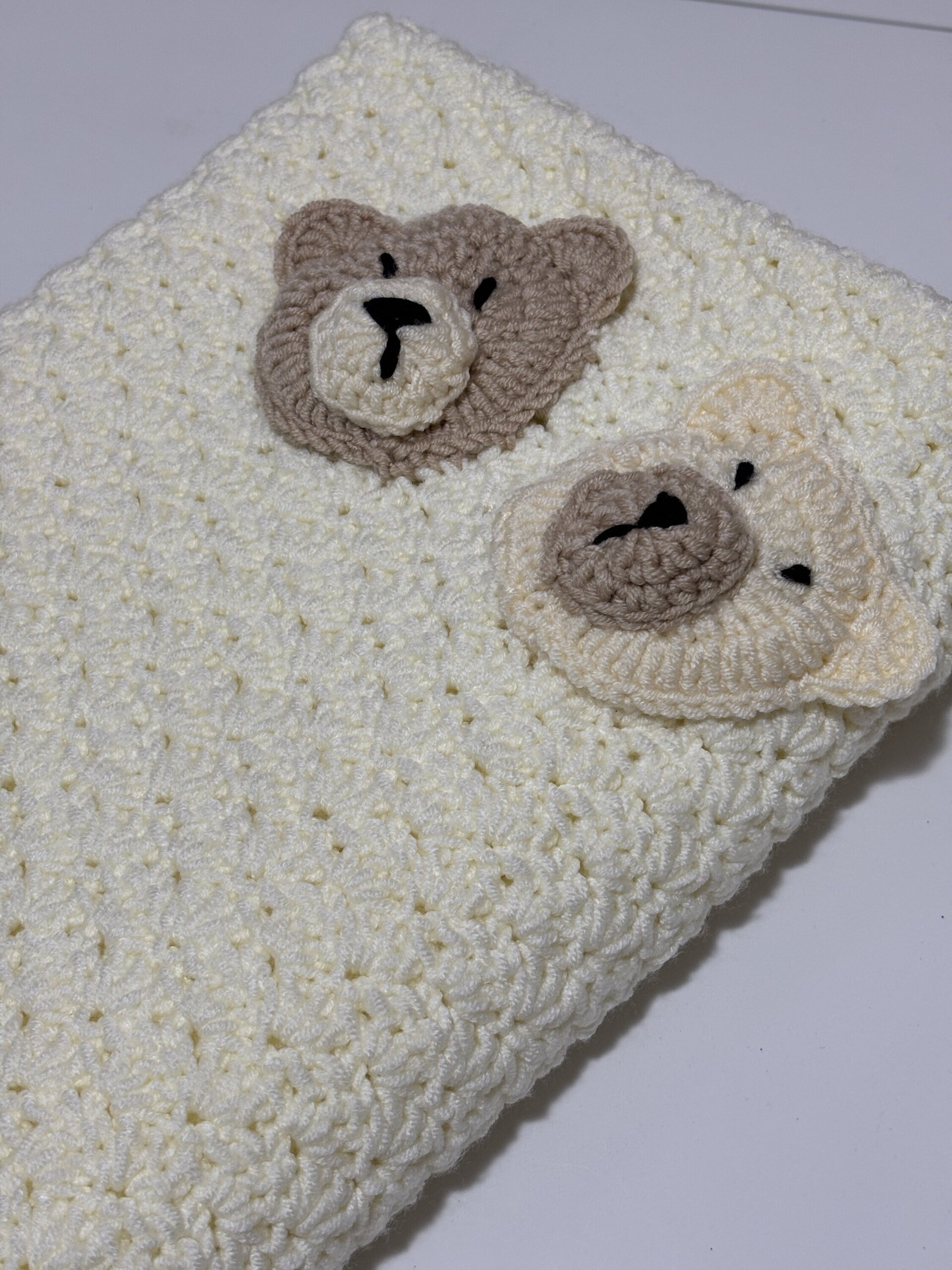 Manta para minicuna o arrullo bebé beige hecha a mano a crochet - 5
