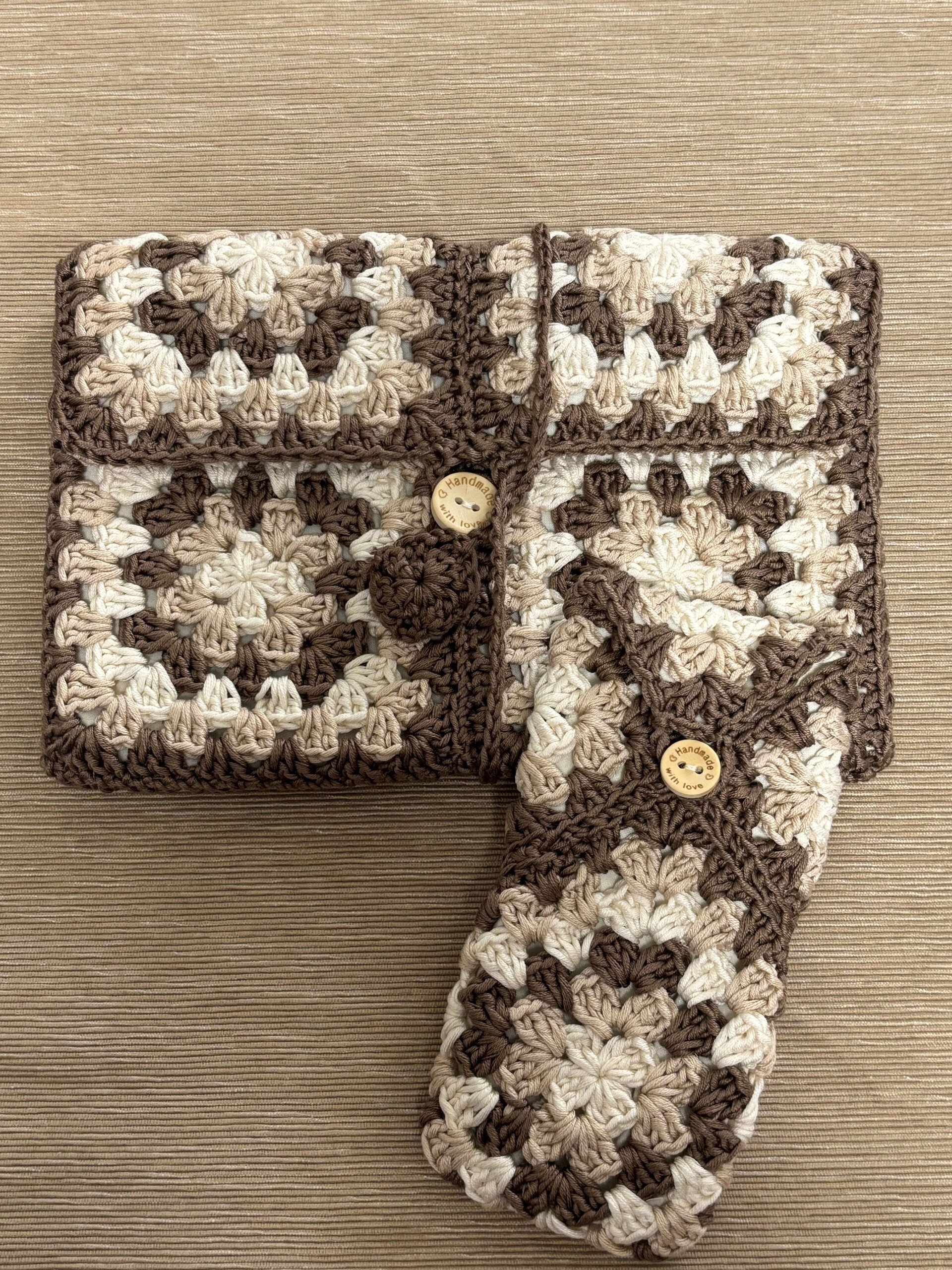 Conjunto funda gafas y portalibros hecho a mano crochet tonos marrones - 2