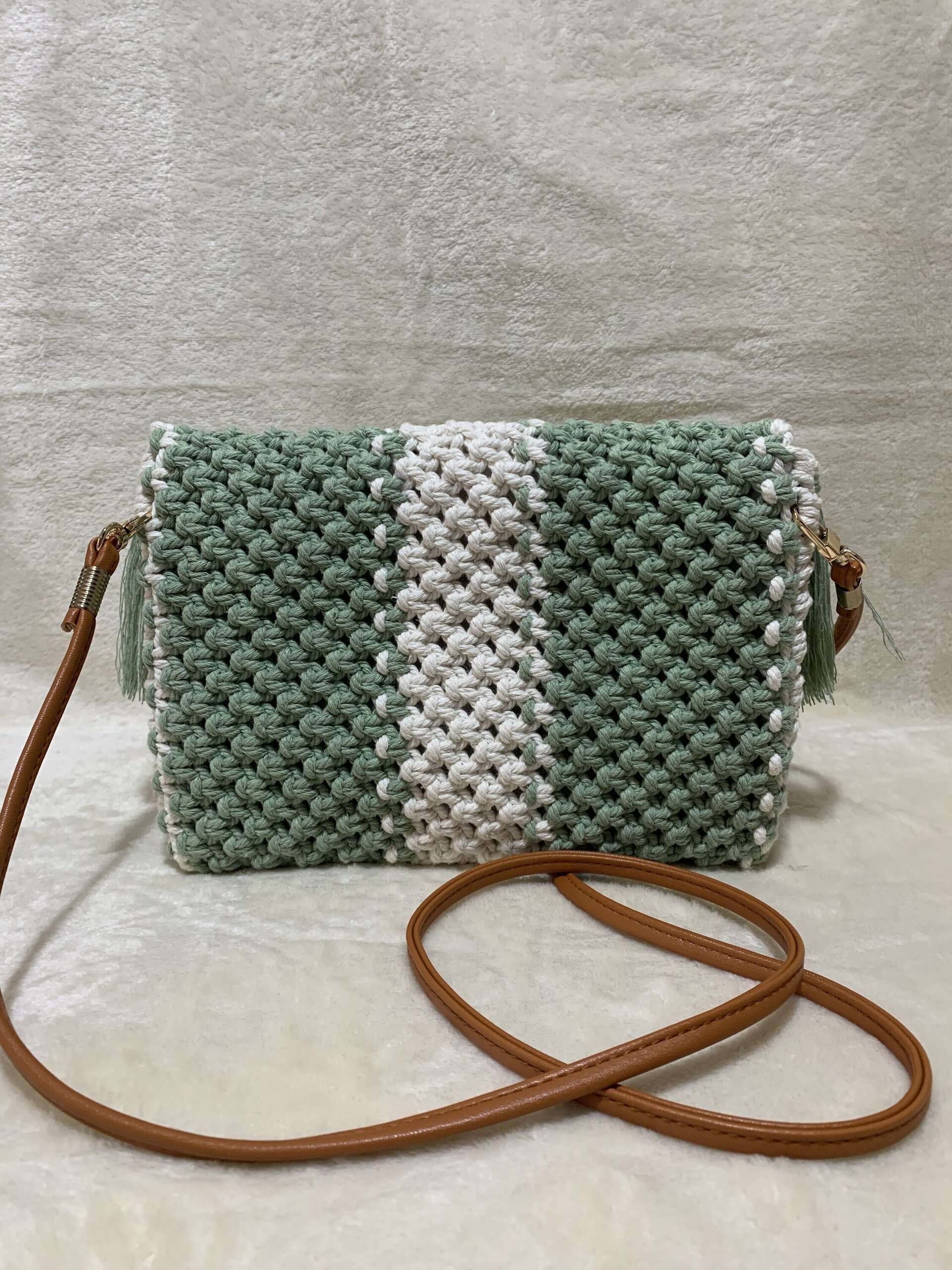 Bolso Verde y beige en macramé - 2