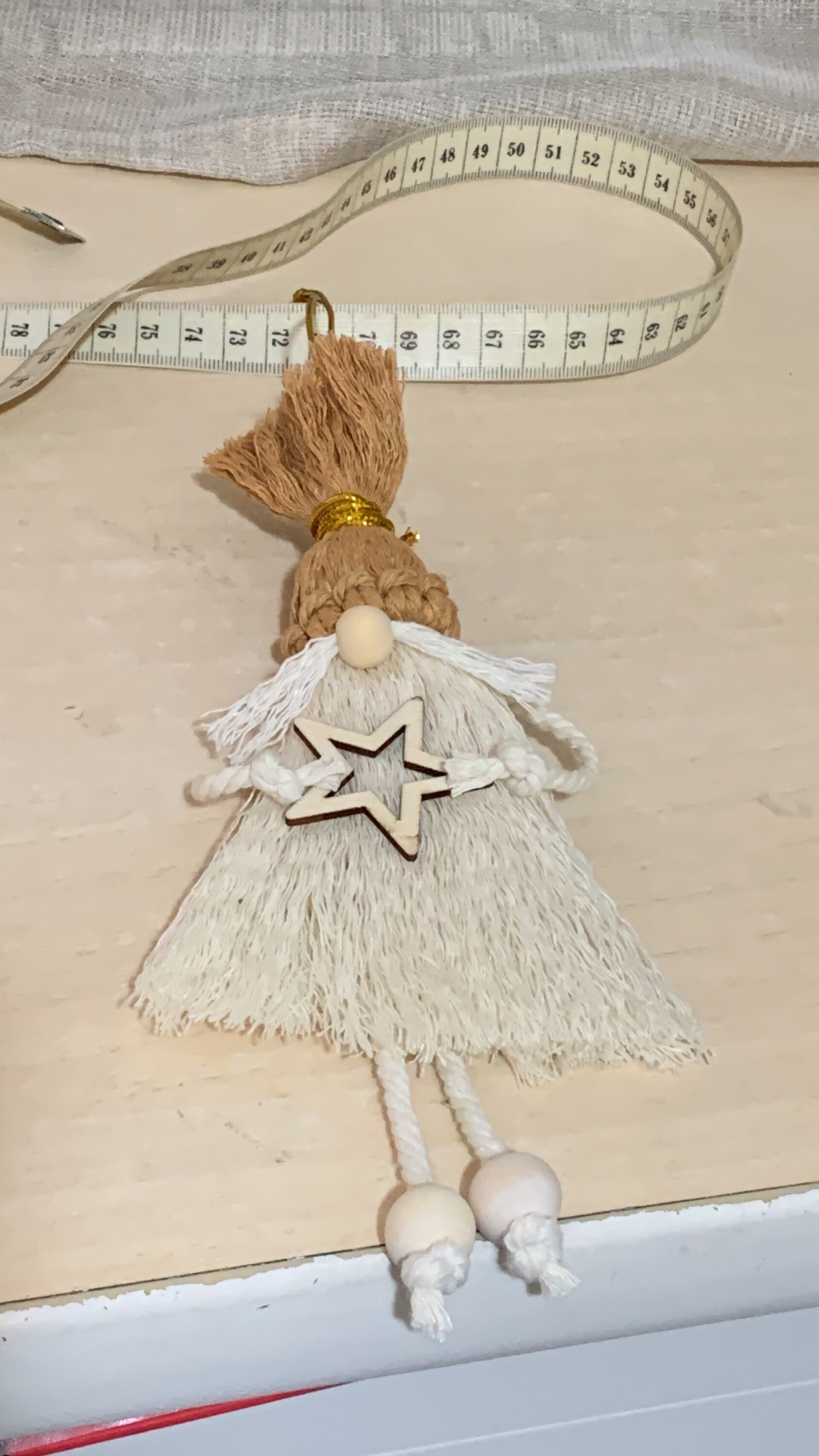 Duende de Navidad de macramé hecho a mano – Decoracion Navideña personalizada - 4