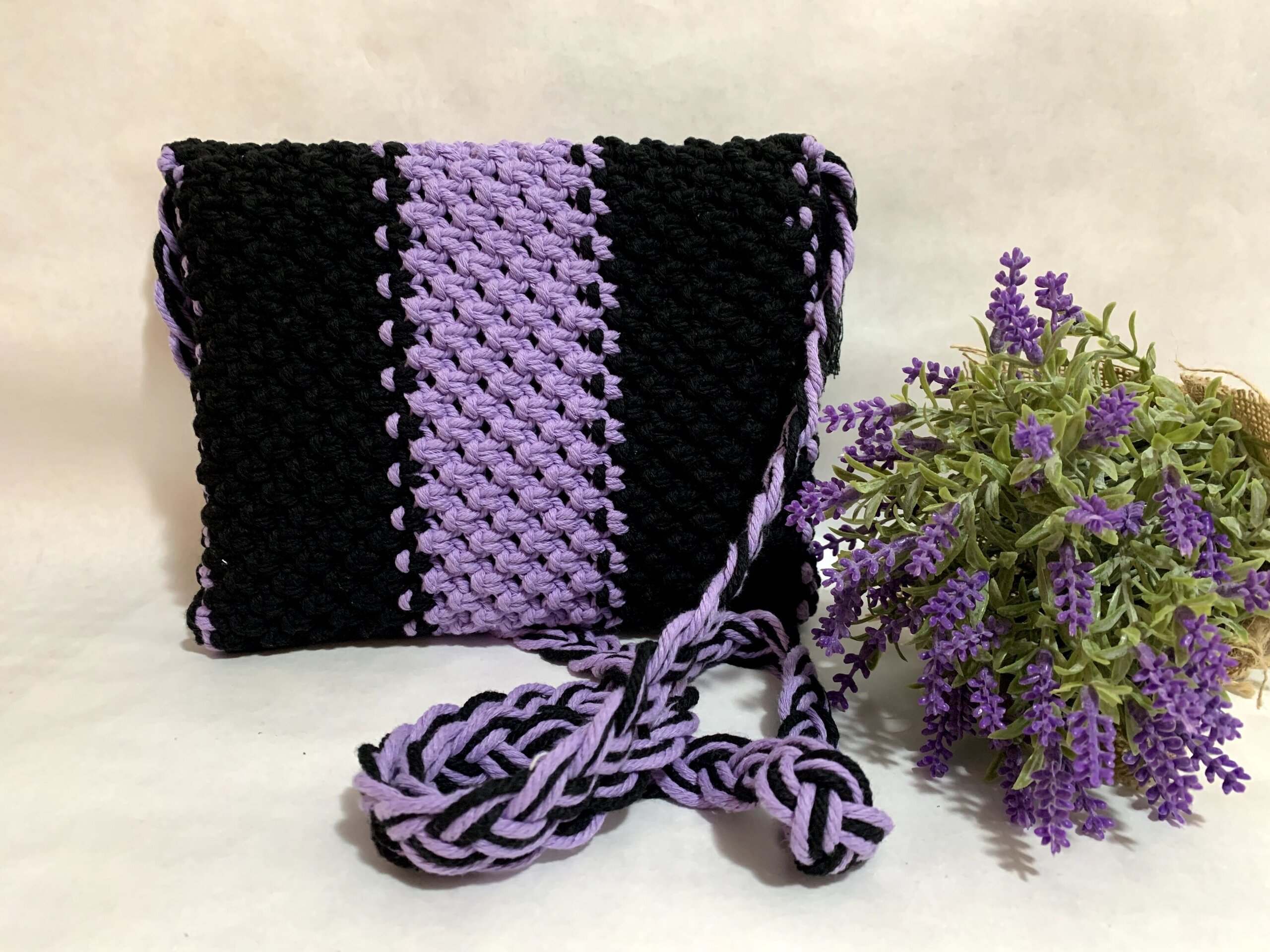 Bolso Lila y negro de macramé - 2