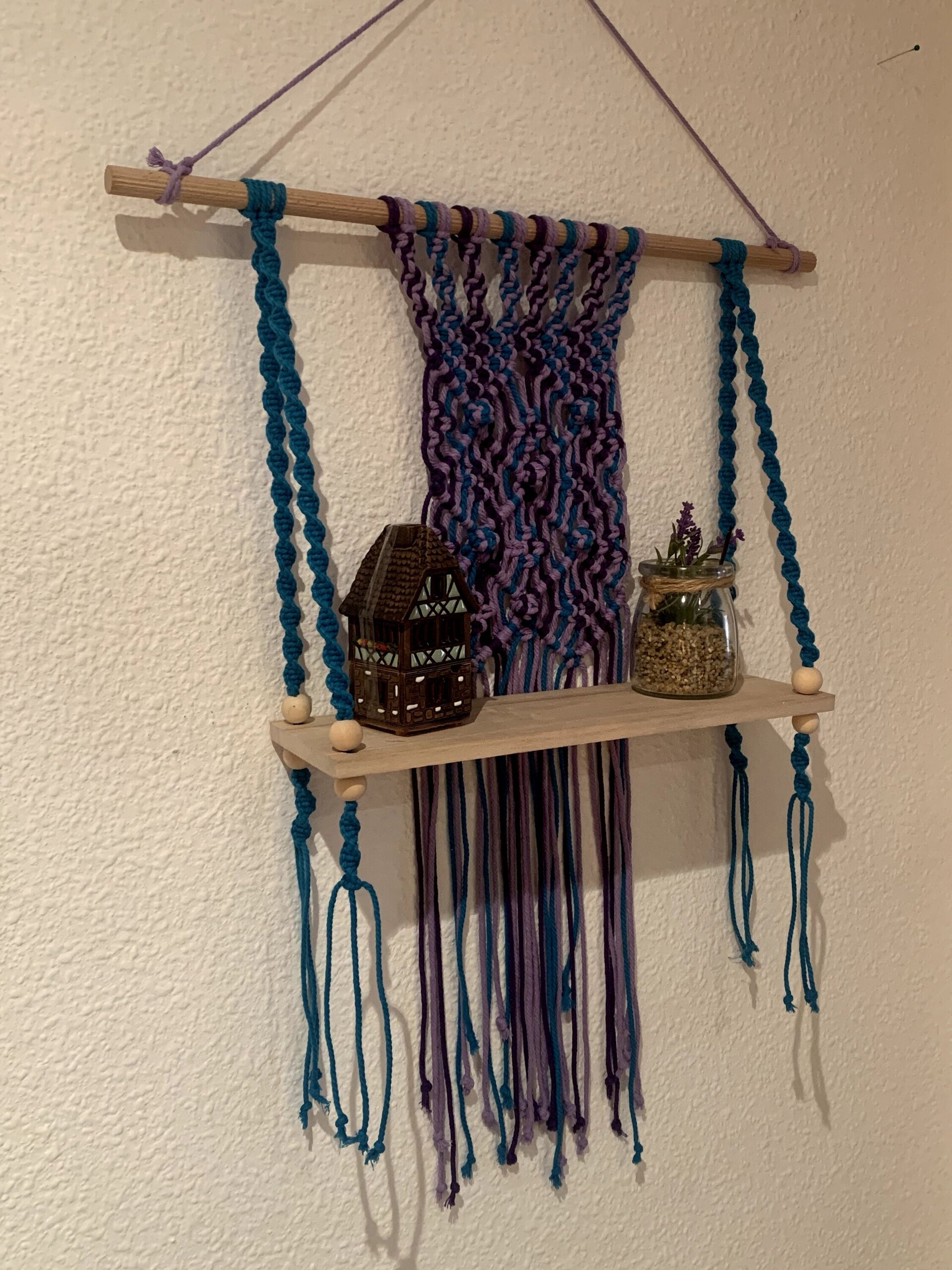 Tapiz Estante macrame azul, lila y morado - 6