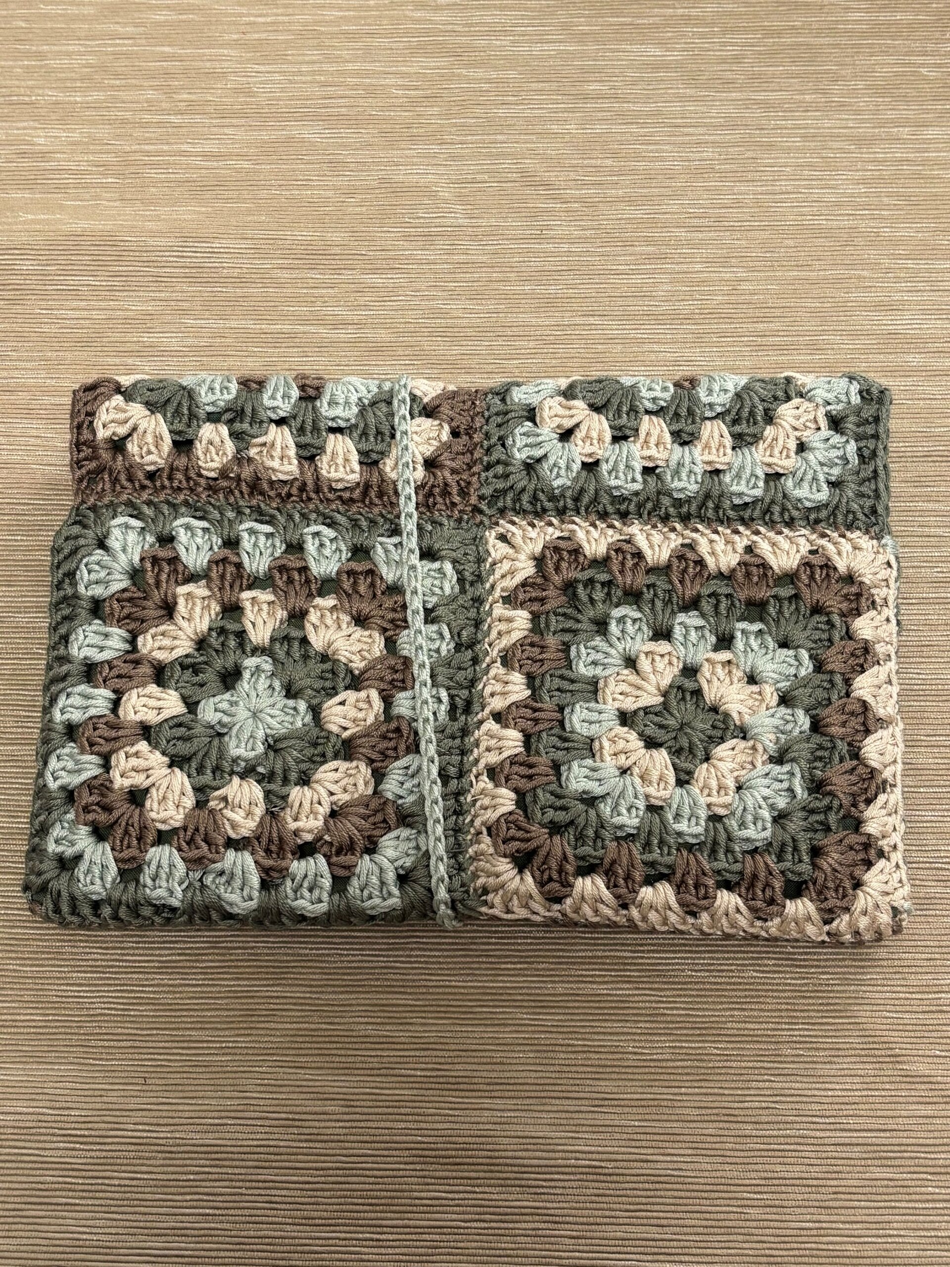 Conjunto funda gafas y portalibros hecho a mano crochet tonos verde - 4